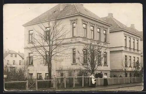 AK Oldenburg i. O., Strassenpartie mit Wohnhaus