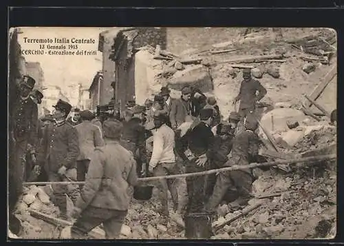 AK Cerchio, Terremoto Italia Centrale 13 Gennaio 1915, Estrazione dei feriti