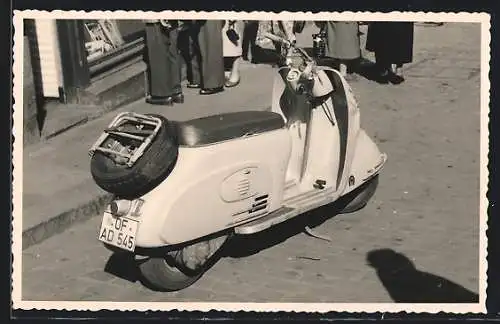 Foto-AK Motorrad Heinkel Tourist mit Ersatzreifen