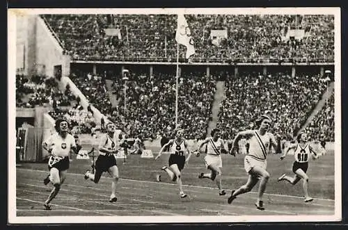 AK Berlin, Olympische Spiele 1936, Siegerin Helen Stephens (USA) im 100 m Endlauf