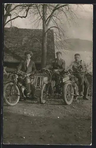 Foto-AK Männer mit DKW-Motorrädern