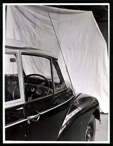 Fotografie Wolseley Cabrio, der Morris Motor Company im Studio mit ausgefahrener Antenne