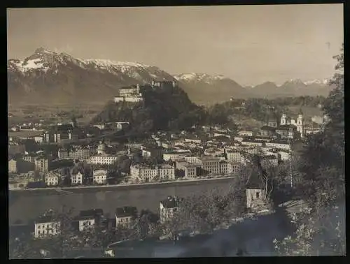 Fotografie Würthle & Sohn, Salzburg, Ansicht Salzburg, Blick auf die Stadt vom Kapuzinerberg aus gesehen, 26 x 20cm