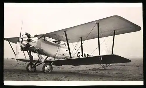 Fotografie Vickers Vespa / Type 113 mit Sternmotor, Doppeldecker Flugzeug