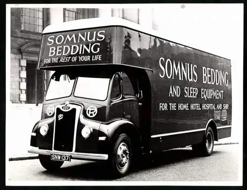 Fotografie LKW GUY Otter Truck, der Firma Somnus Bedding, Kennzeichen SNW 137