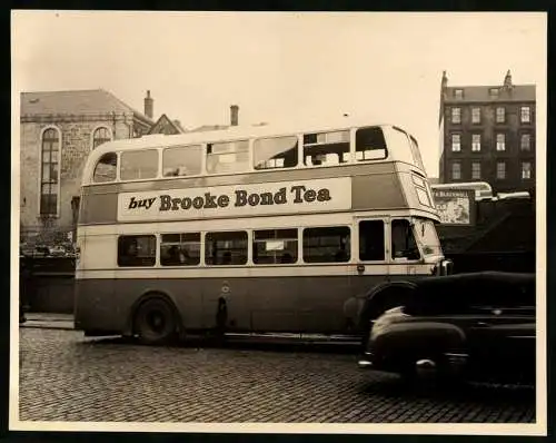 Fotografie Burnley Bus, Werbung für Brooke Bond Tea
