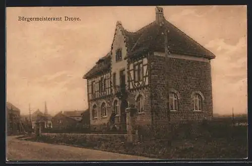 AK Drove, Bürgermeisteramt mit Strasse und Blick in den Ort