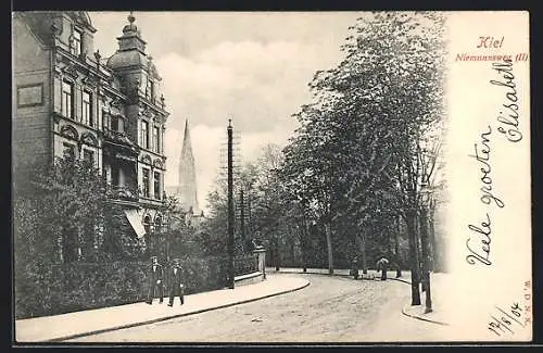 AK Kiel, Strasse am Niemannsweg mit Kirche