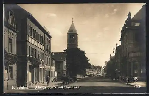 AK Schweinfurt, Schultes Strasse mit Staatsbank und Turm