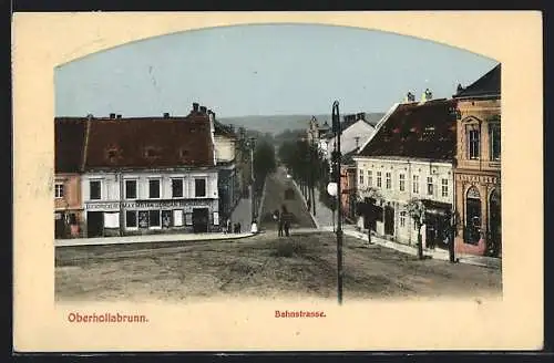 AK Oberhollabrunn, Bahnstrasse mit Buchhandlung