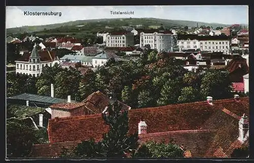 AK Klosterneuburg, Totalansicht über die Dächer des Orts