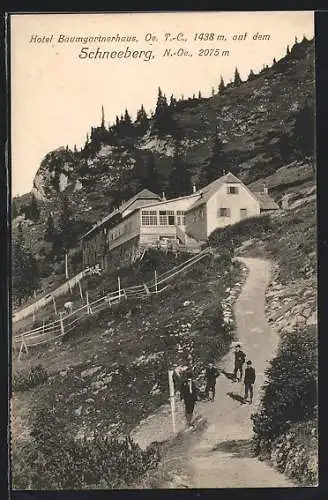 AK Schneeberg /N.-Oe., Das Hotel Baumgartnerhaus, Wanderer davor