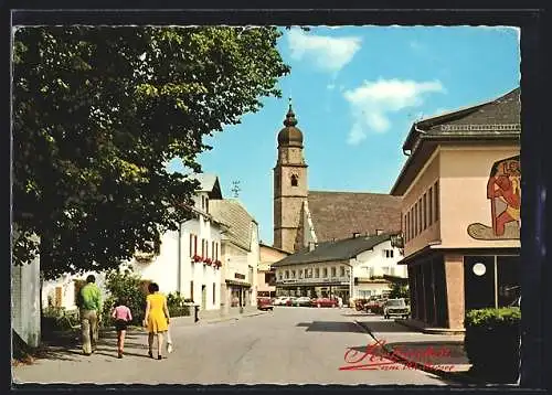 AK Seekirchen am Wallersee, Strassenpartie mit dem Blick zur Kirche