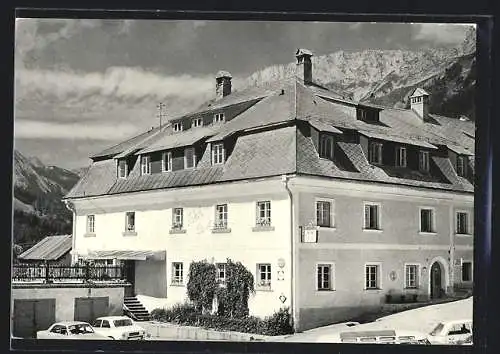 AK Seewiesen /Steiermark, Das Hotel Post gegen die Berge