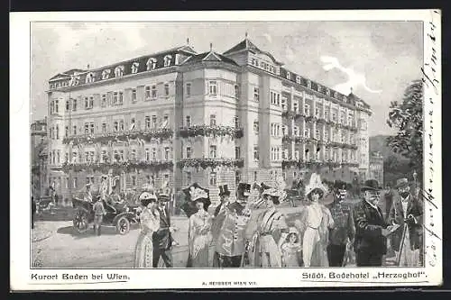 Künstler-AK Baden, Passanten vor dem städt. Badehotel Herzoghof