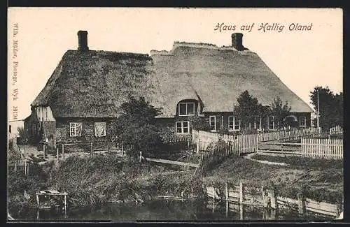 AK Hallig Oland, Haus mit Reetdach