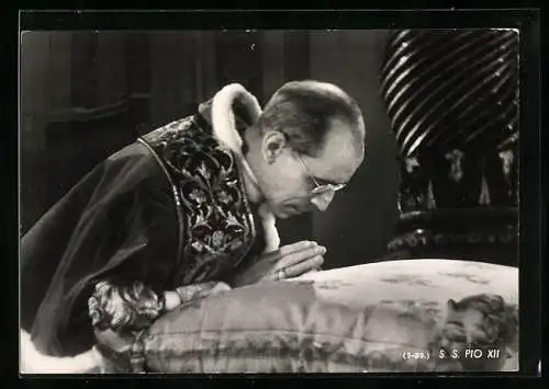 AK Papst Pius XII. beim Beten