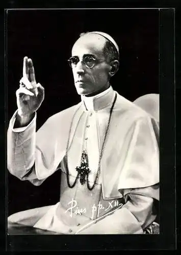 AK Papst Pius XII. sitzend mit segnender Handpose