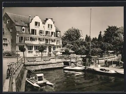 AK Wasserburg im Bodensee, Hafenpartie am Seegarten-Hotel Krone