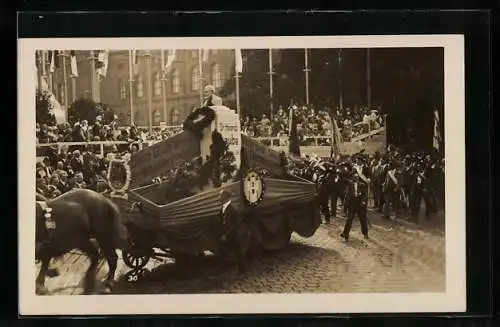 Foto-AK Wien, X. Deutsches Sängerbundesfest 1928, Festwagen Dr. Heinrich Laube