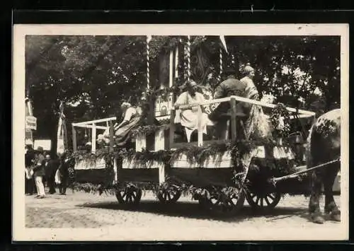 Foto-AK X. Deutsches Bundes-Sängerfest Festzug mit Sennerinnen und Butterschlägerinnen