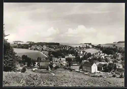AK Burkhardtsdorf (Kr. Karl-Marx-Stadt), Gesamtansicht von einem Berg aus