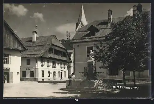 AK Mitterndorf, Ortspartie mit Denkmal