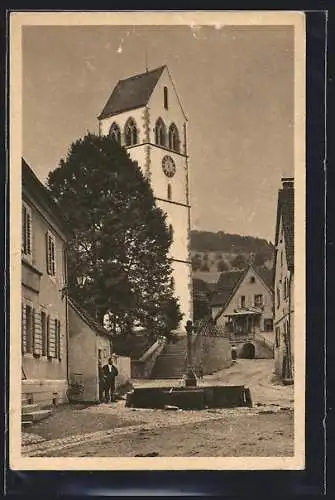 AK Britzingen /Markgräflerland, Brunnen vor dem Kirchturm