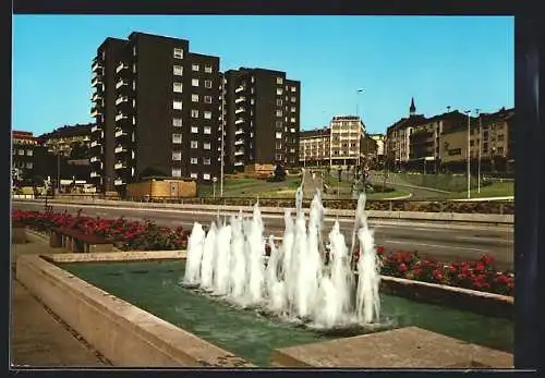 AK Remscheid, Springbrunnen am Bahnhofsplatz, Hochhäuser