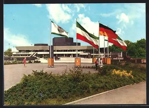 AK Leverkusen /Rhein, Partie mit Landesflaggen am Forum