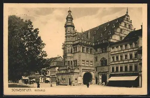 AK Schweinfurt, Passanten am Rathaus