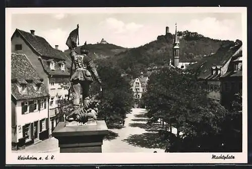 AK Weinheim a. d. B., Denkmal am Marktplatz