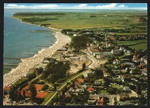 AK Grömitz, Ortsansicht mit Blick auf den Badestrand und die Ostsee