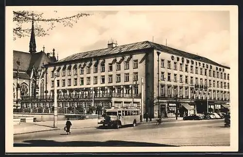 AK Chemnitz, Chemnitzer Hof mit Autobus