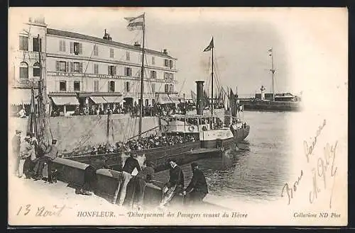 AK Honfleur, Débarquement des Passagers venant du Havre