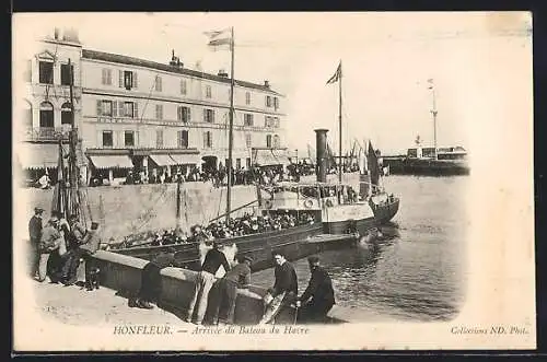 AK Honfleur, Arrivée du Bateau du Havre