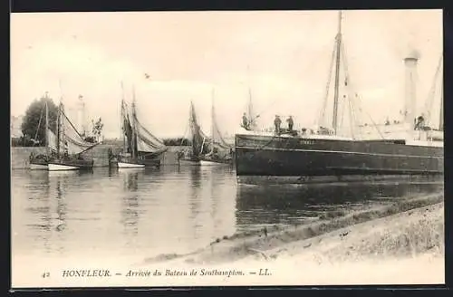 AK Honfleur, Arrivée du Bateau de Southampton