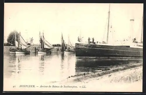 AK Honfleur, Arrivée du Bateau de Southampton