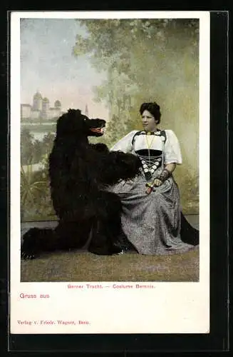 AK Bern, Dame in Berner Tracht mit Bär