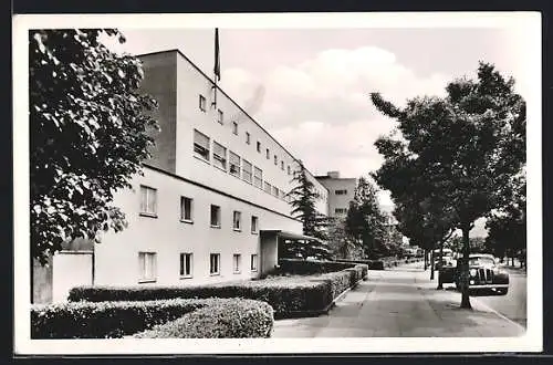 AK Bonn /Rhein, Bundesparlament mit Strasse