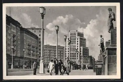 AK Berlin, Strausberger Platz, von der Deutschen Sporthalle gesehen