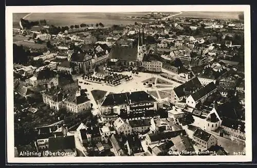 AK Altötting /Oberbayern, Marktplatz mit Kirche, Fliegeraufnahme