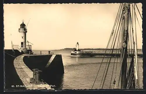 AK St-Nazaire, Entrée du Port
