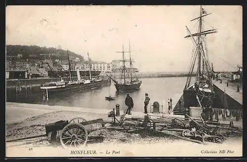 AK Honfleur, Le Port