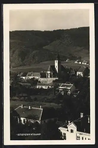 AK Stiefern a. Kamp, Ortsansicht mit Kirche