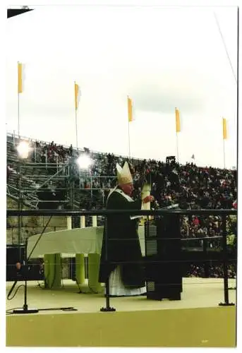 17 Fotografien unbekannter Fotograf, Ansicht Berlin-Westend, Papst Johannes Paul II. am 23 Juni 1996 im Olympiastadion