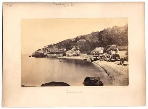 Fotografie unbekannter Fotograf, Ansicht Torquay / Devon, Küsten-Panorama mit Wohnhäusern & Bucht