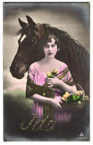Foto-AK Photochemie Berlin Nr.: 4421-6, Frau mit einem Korb voll Blumen vor einem Pferd