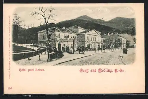 AK Mödling, Strassenpartie am Hotel zwei Raben