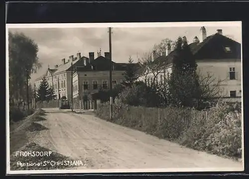 AK Frohsdorf, Strassenpartie am Pensionat Sta. Christiana